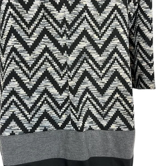 Ronni Nicole Gray & Black Chevron 3/4 Long Sleeve Mini Knit Sheath Dress sz 12 - Picture 14 of 16